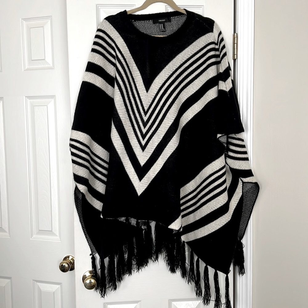 Forever 21 Short Sleeve Poncho Sweater (S/M)